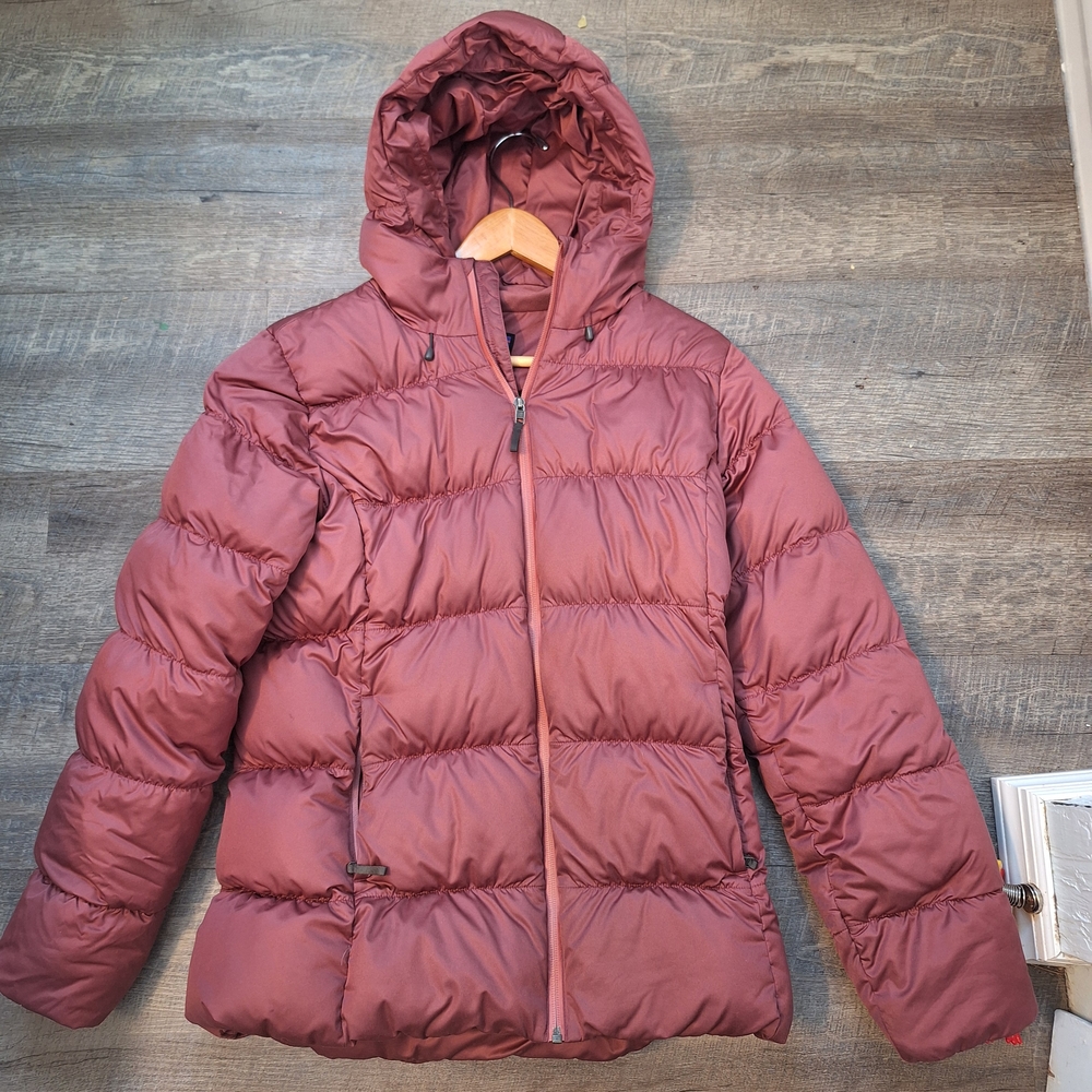 Patagonia Women's Maroon Puffer Jacket
